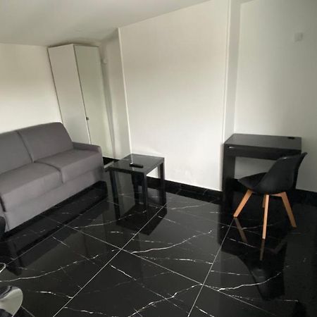 Bella Vita - Studio Tout Equipe - Tv Netflix - Centre Ville 100M- Gare 50M - Basilique 200M Lisieux Exterior foto